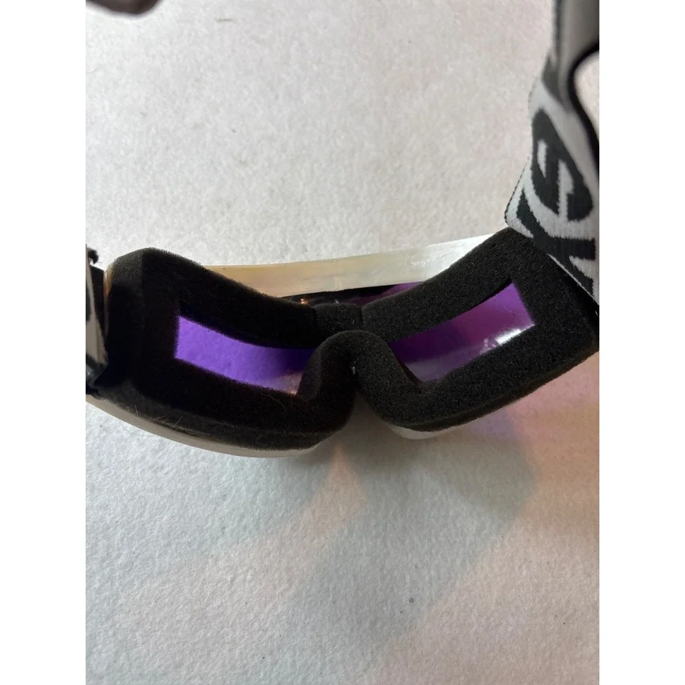 Uvex Ski Goggles Unisex One Size White‎ Purple Good Supravision Anti-Fog Strap